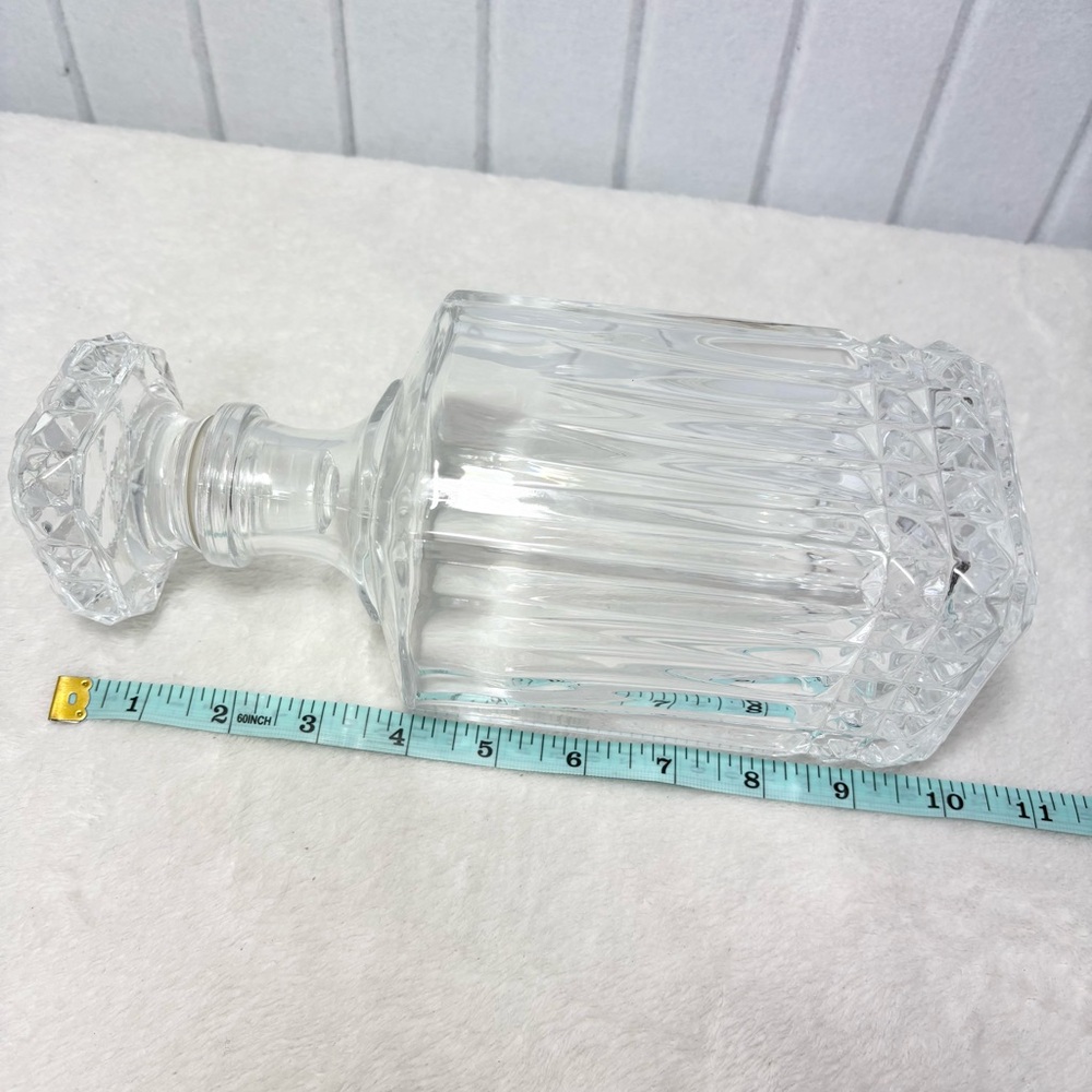 Mikasa Crystal Pattern Blown Decanter with stopper. - Picture 8 of 8
